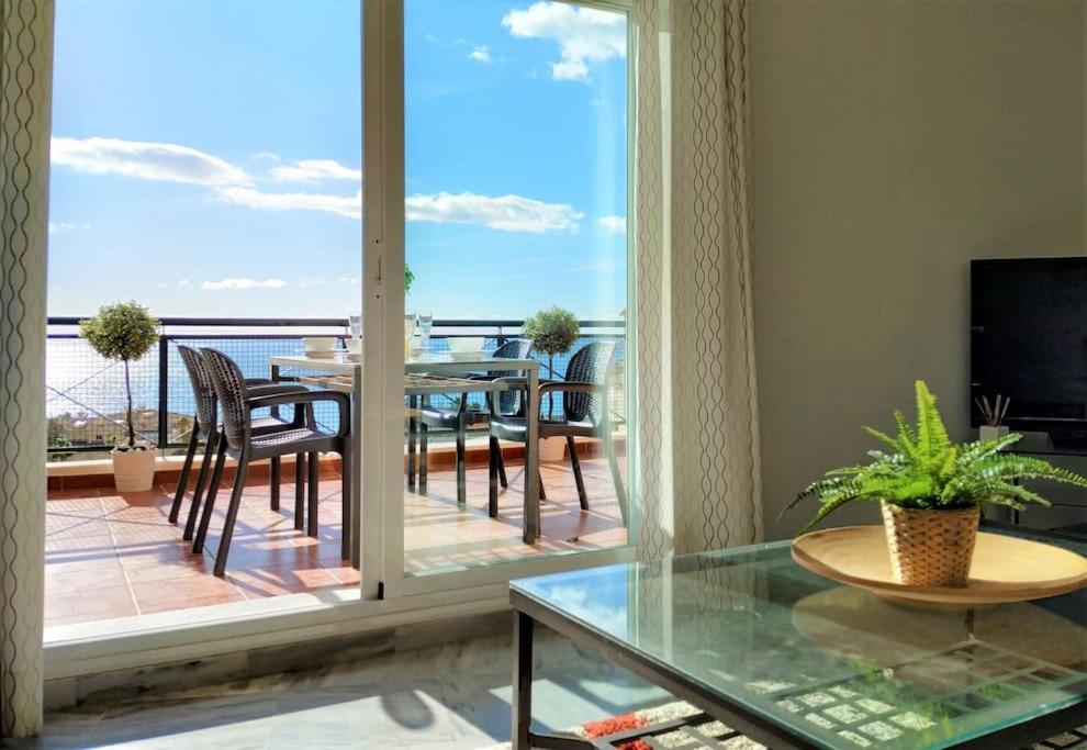 Apartment Brisa Quebrada Beach, 2 Bed, Sea Views, Pool Benalmádena